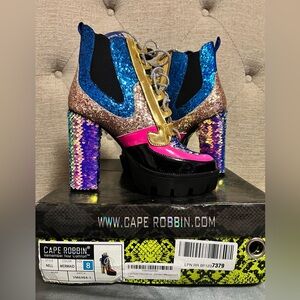 BRAND NEW! Cape Robbin Nell Heeled Boots. Sparkly Sequin Platform Chelsea Boots.